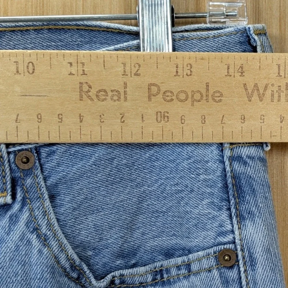 Levis 501 Original Fit Straight Leg Light Wash Blue Denim Jeans Mens 29x32